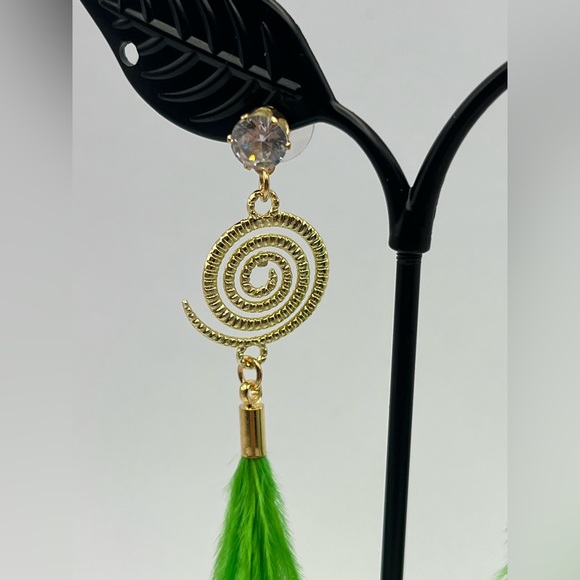 Long Dangle Green Feather Hippie Chic Earrings - Vibrant Whimsical Earrings - Picture 11 of 17